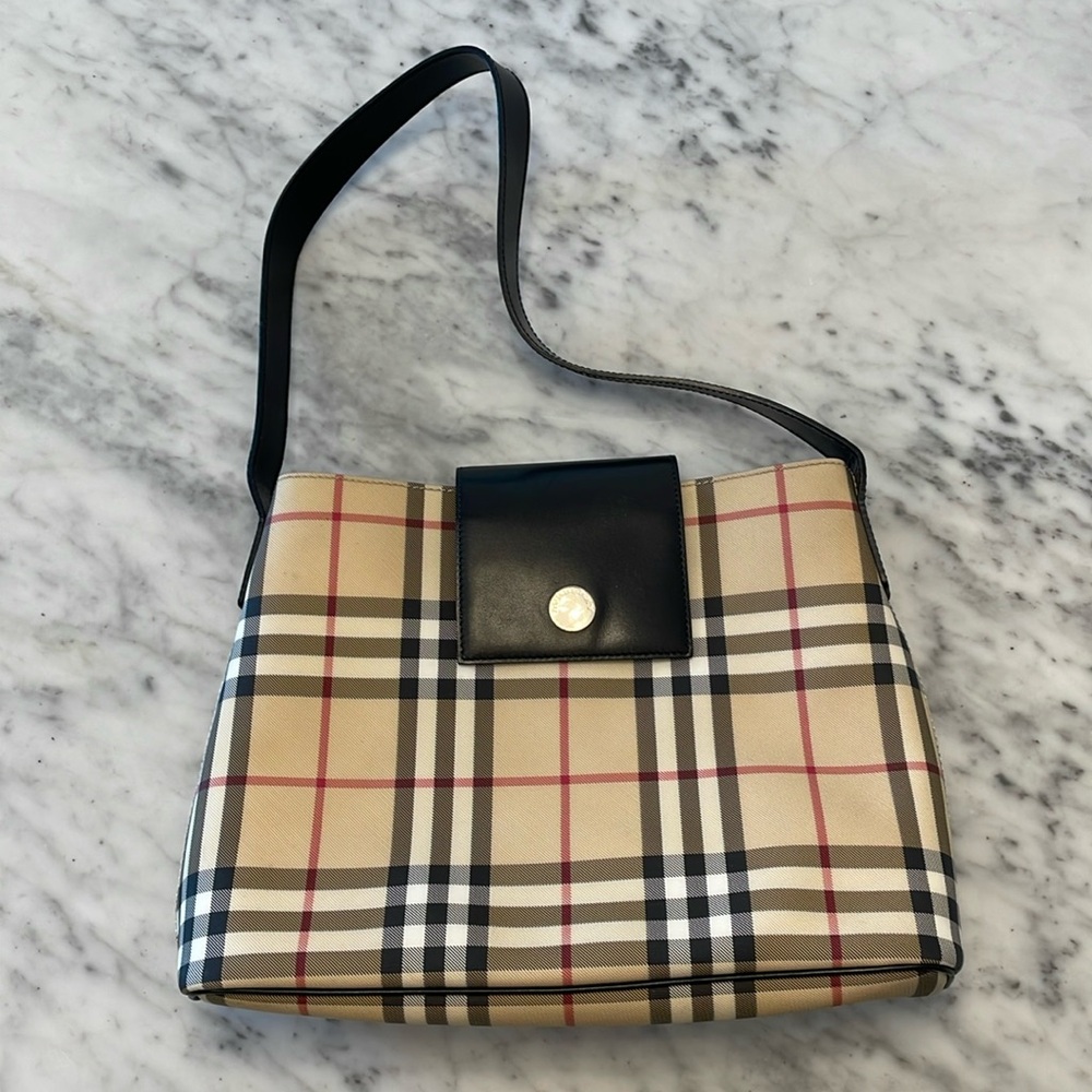 Burberry vintage purse (VINTAGE)
Y2K